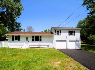 18 Spring St, Sodus, NY 14551