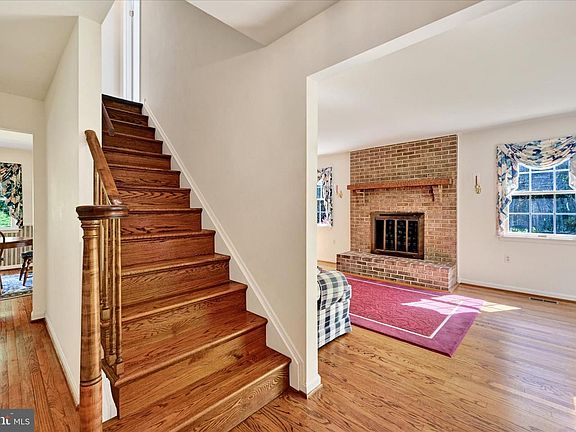 4th image of 7 Quail Wood Ct