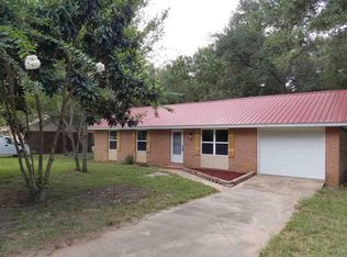 6840 Trail Ride N, Milton, FL 32570