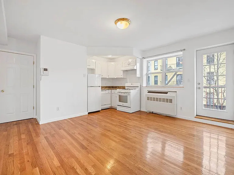 25-82 37th St #3C — Photo 6