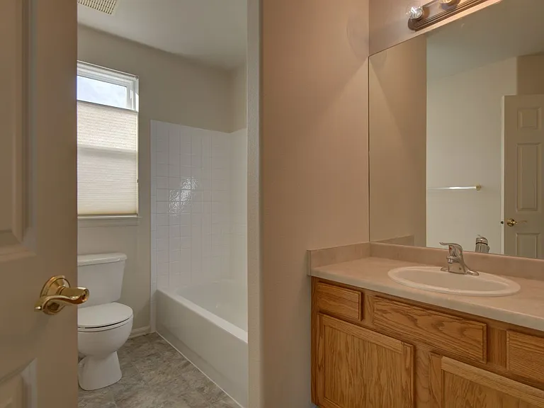 1352 Lookout Springs Dr — Photo 35