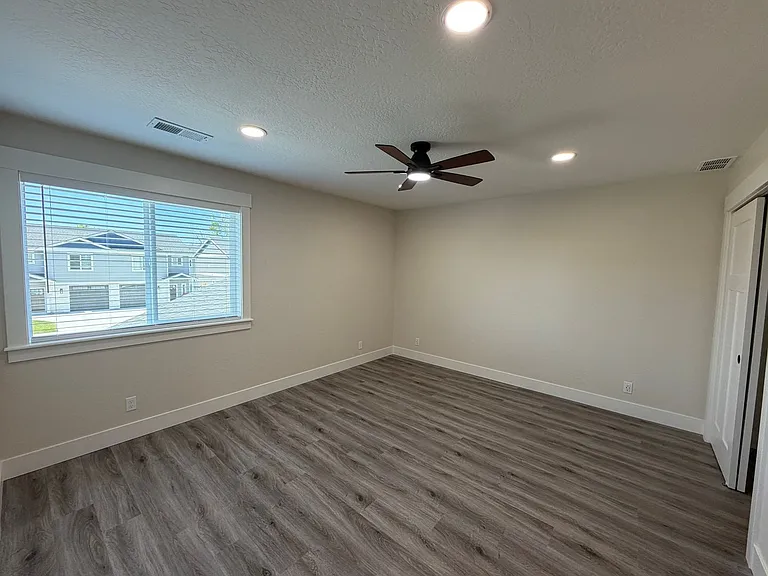 228 E Lobo Loop — Photo 9