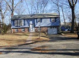 7 Lazywood Ln, Warwick, RI 02889