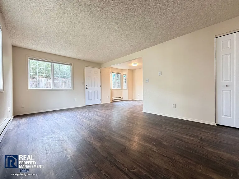 630-632 S State St Tacoma — Photo 10