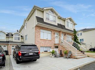 34 Darnell Ln #1B, Staten Island, NY 10309