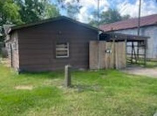 114 Seagraves St, Jennings, LA 70546