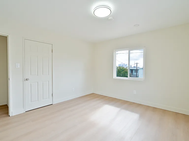2214 Thomas St — Photo 27