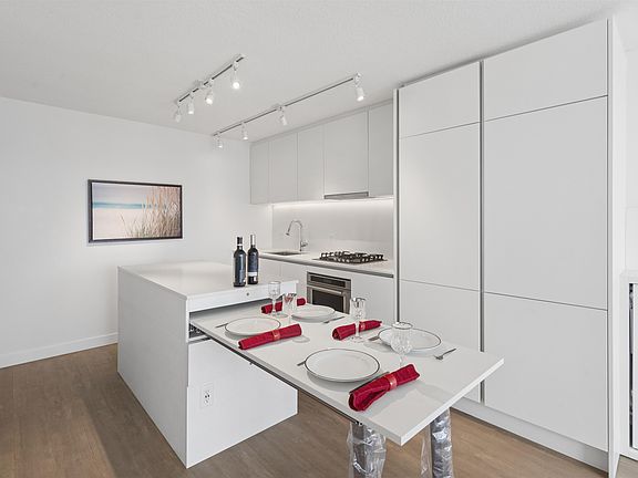 5th image of 908 Quayside Dr #1901