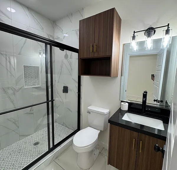 1515 W B St — Photo 10