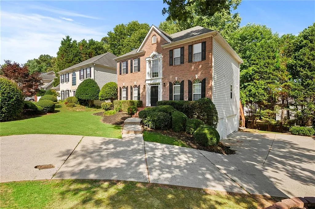 5 bed, 4.0 bath, 2692 sqft, $3,850 — Photo 3
