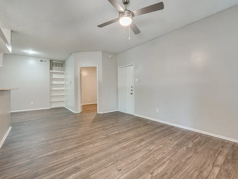 Foxborough Apartments — Photo 22