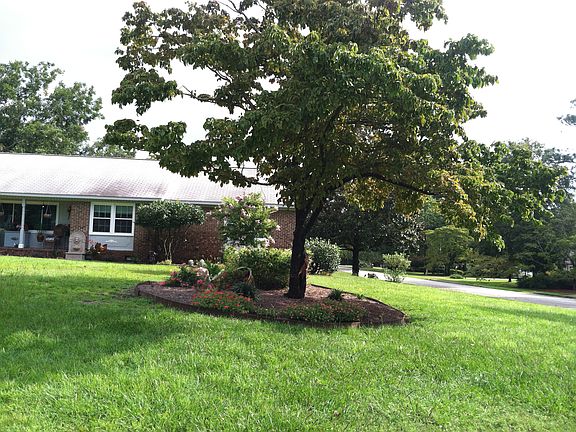 2nd image of 937 Reilly Dr