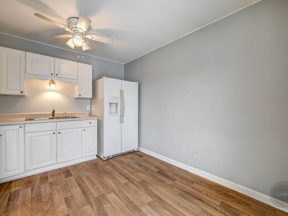 5th image of 2337 Carnation Dr #1