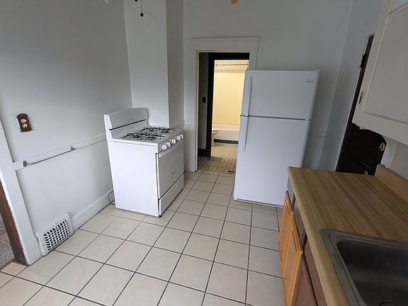 4th image of 3431 W 91st St Unit 2