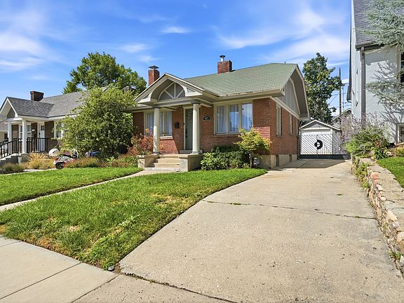 2nd image of 1377 E Ramona Ave