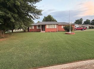902 W Choctaw St, Marlow, OK 73055