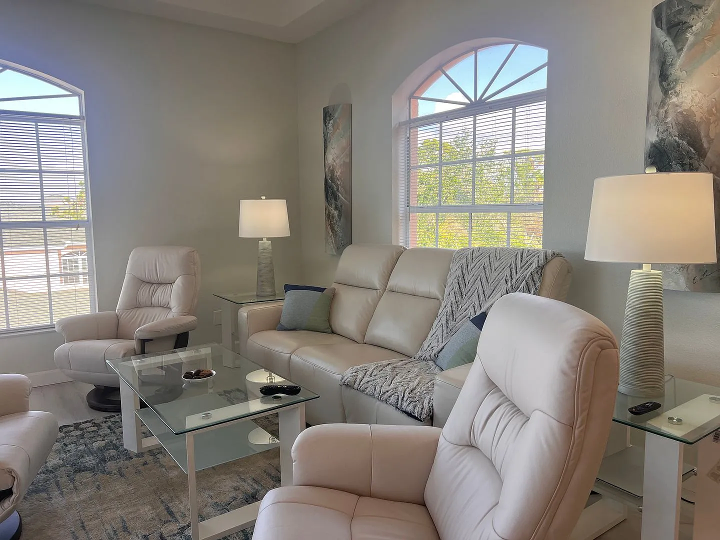 Modern 2BD/2BA Condo in Gondola Park — Photo 3