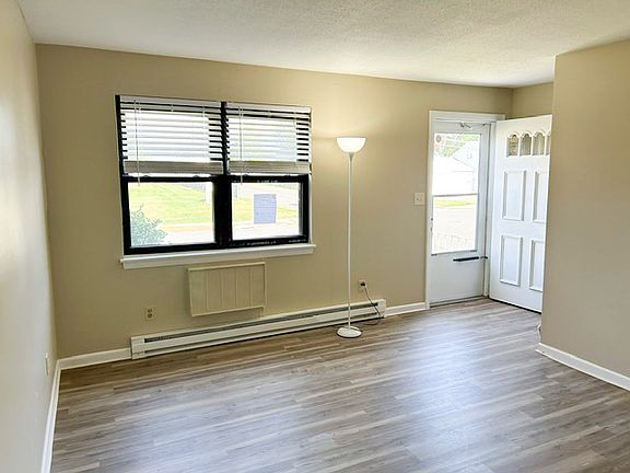 4th image of 128 Beths Ave #A