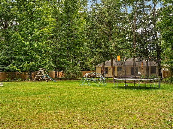 4th image of 2122 Deepwoods Dr