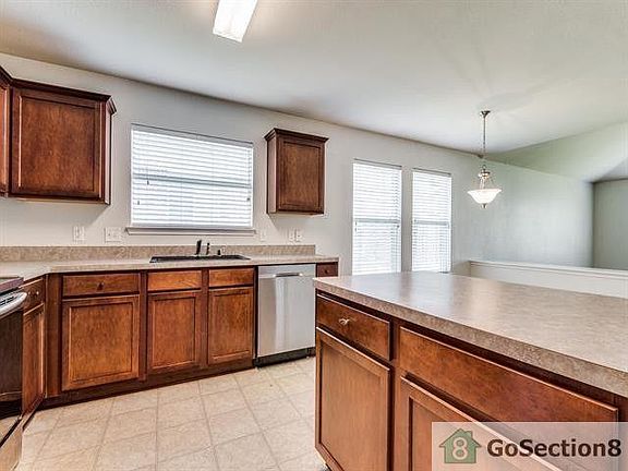 4th image of 1625 Brookstone Dr