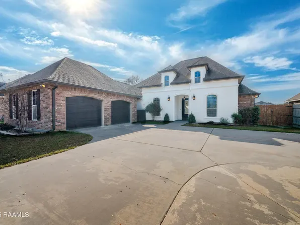 116 Terrace Oak Ln, Broussard, LA 70518