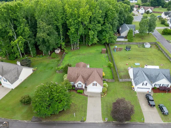 387 Joshua Way, Hoschton, GA 30548