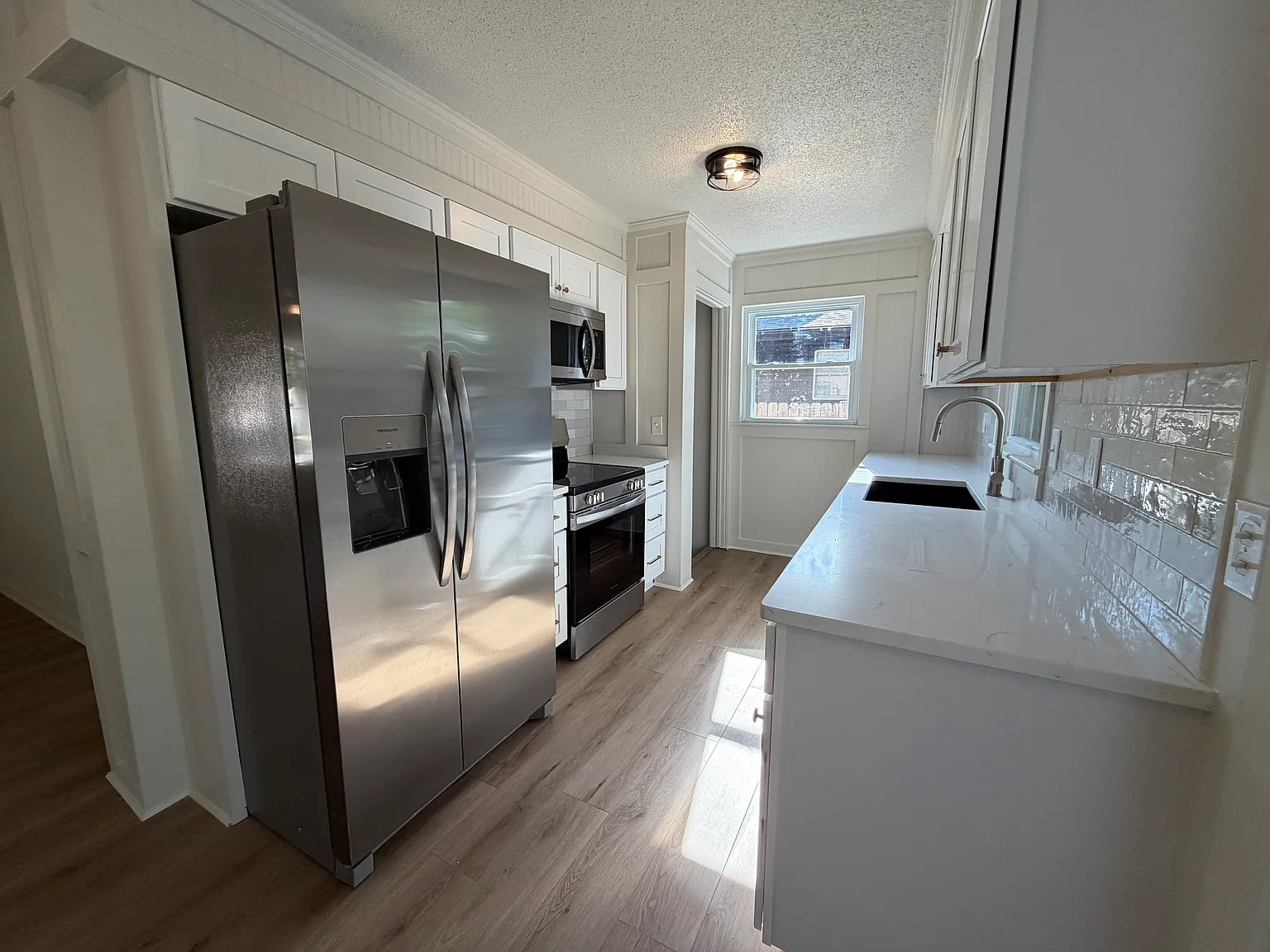 4 bed, 2137 sqft, $1,895 — Photo 4