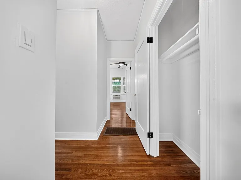 1002 N Sweetzer Ave — Photo 11