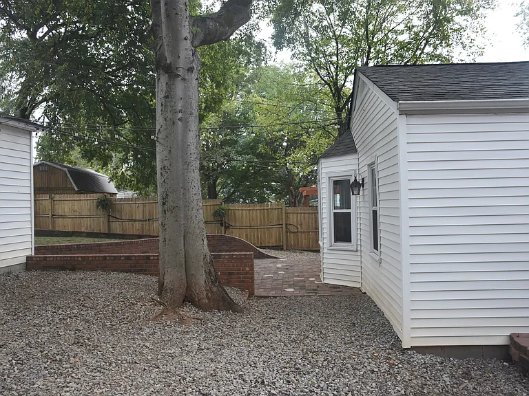 1919 Vanderbilt Cir SW — Photo 31