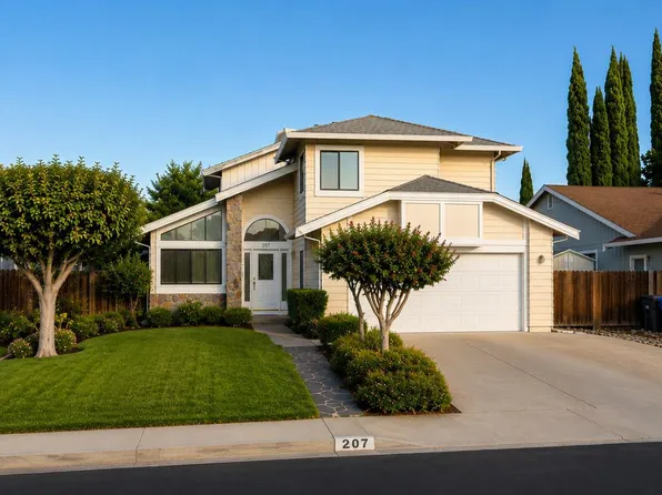 207 Loch Lomond Drive, Vacaville, CA 95687