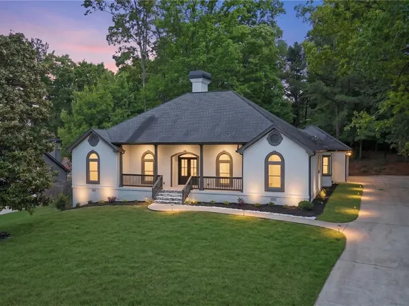 731 Chattahoochee Pl, Gainesville, GA 30506
