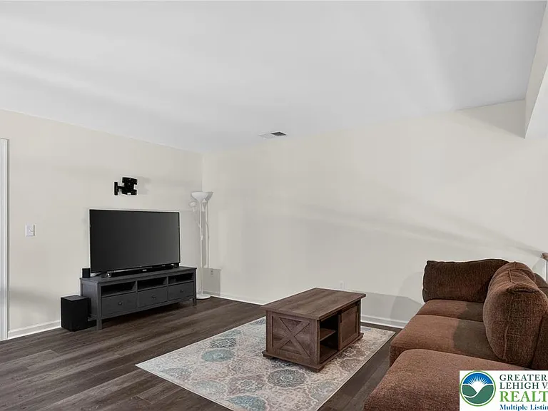 560 Quaker Ridge Ter — Photo 22