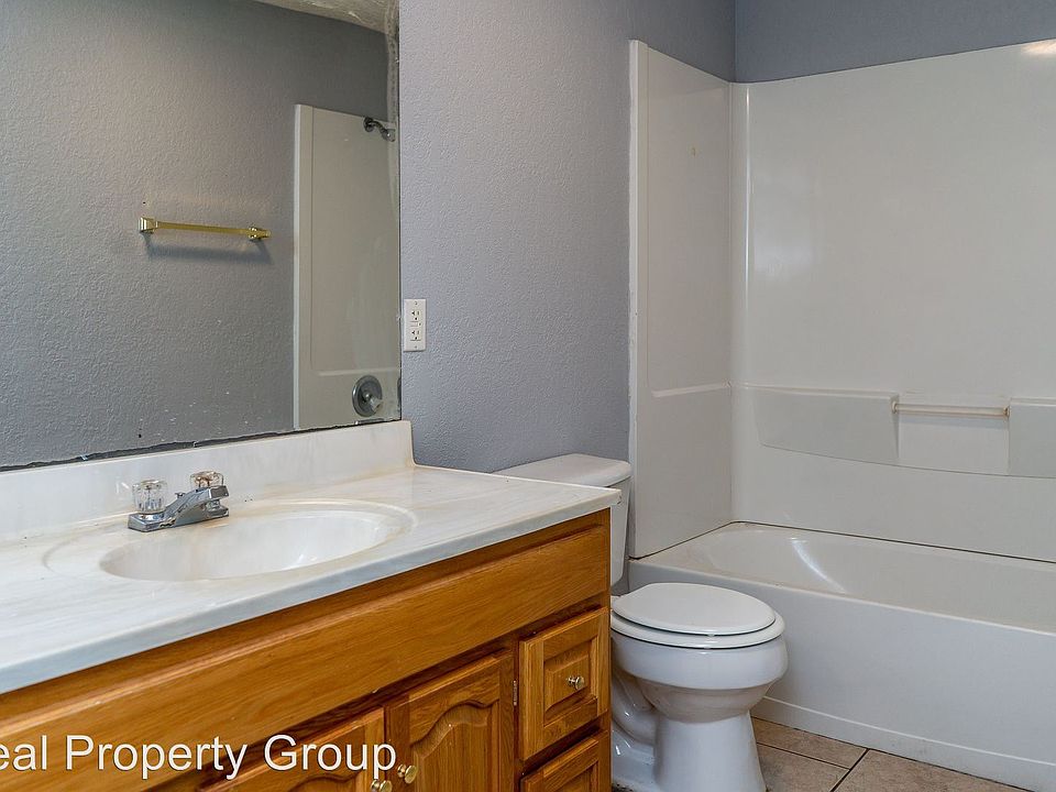 2nd image of 1415 Wilson Ave APT 1