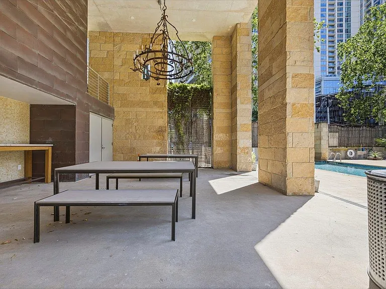 800 W 5th St #705 — Photo 30