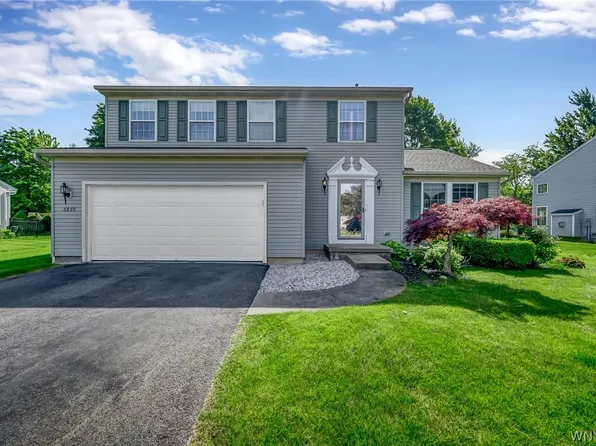 6899 Kimberly Ln, Derby, NY 14047