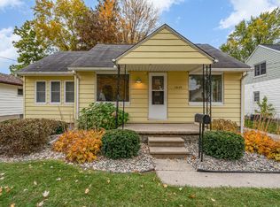 1402 Wyllys St, Midland, MI 48642