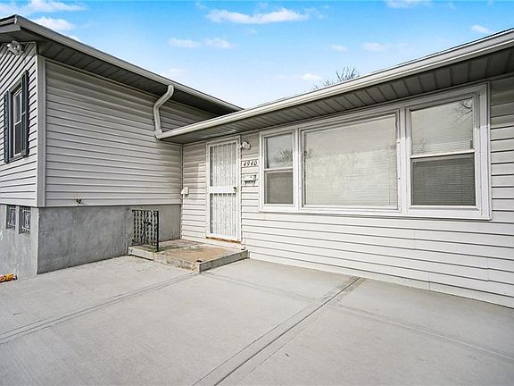 4th image of 4940 E 40th Pl