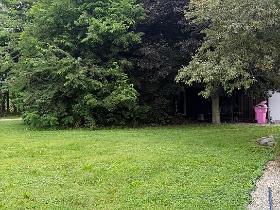 4th image of 2330 Riverside Dr
