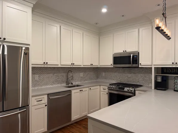 137 Kendall Pond Rd #A, Windham, NH 03087
