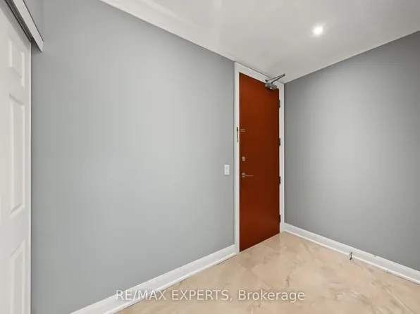 4700 Highway 7 Rd #204, Vaughan, ON L4L 0B4