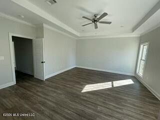 4th image of 400 Hyde Park Cv