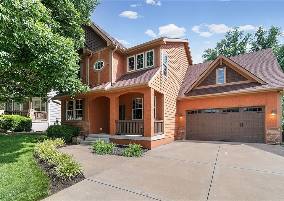 1st image of 321 Creekwood Dr