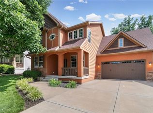 321 Creekwood Dr, Liberty, MO 64068
