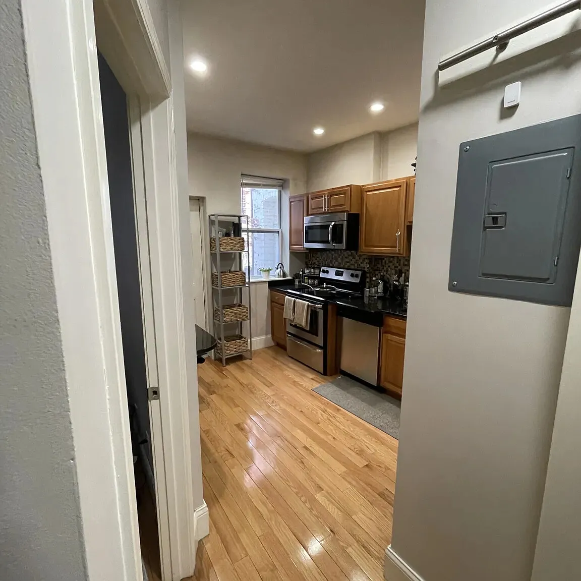 1 bed, 9999 sqft, $2,950 — Photo 2
