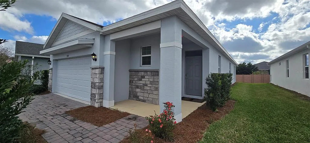 Building Photo - 5530 NW 40th Loop