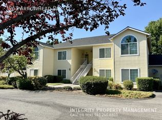 3963 Arrowhead Dr APT C, Medford, OR 97504