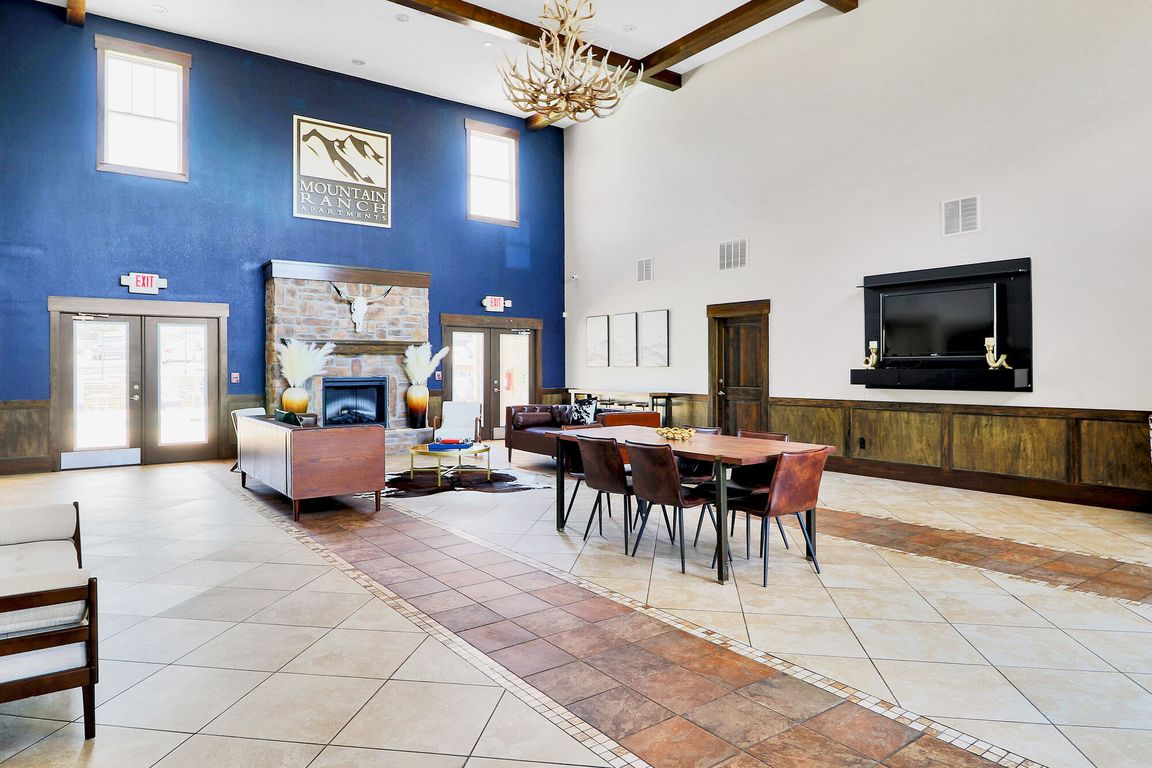 Clubhouse Mountain Ranch Apartments