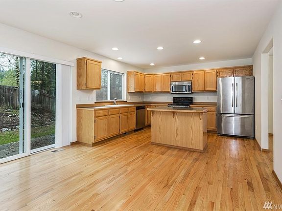 4th image of 719 Darwins Way