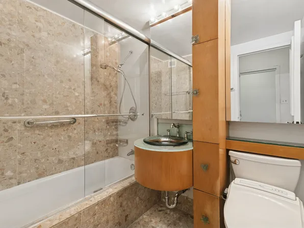 60 Sutton Place South image 7 of 20