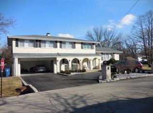 8158 W Erin Dr, Palos Hills, IL 60465